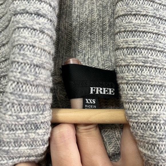 Wilfred Free Merino Wool Sweater - Picture 3 of 7